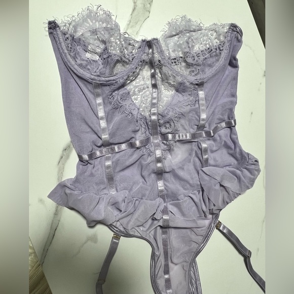 Lilac purple lace ruffle trim garter bodysuit lingerie - xS - Picture 4 of 5